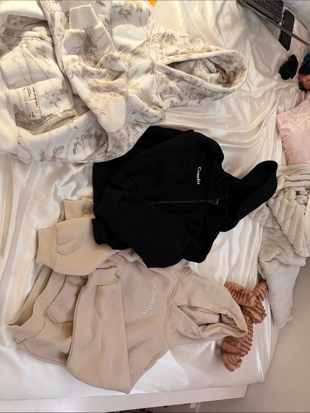 CMFRT hoodies set of 3